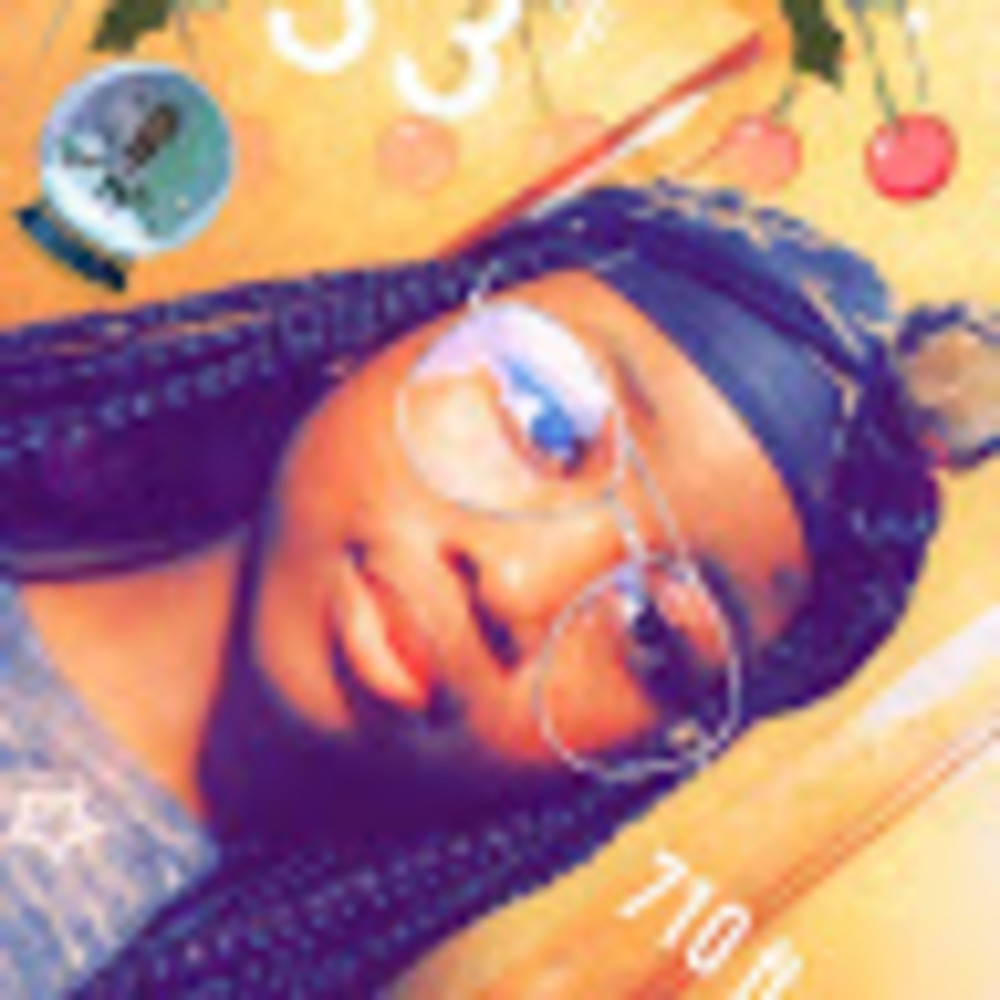 Meet your Posher, Joelle